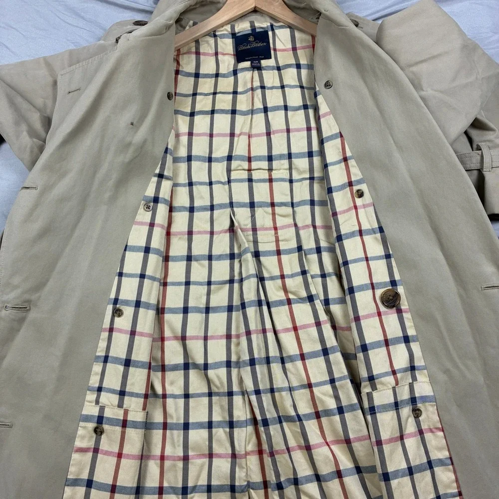 Brooks Brothers Trench Coat 42R Tan Belted Double Breasted Plaid Lining Cotton